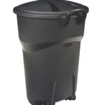 2 Rubbermaid 32 gallon Wheeled Trash Cans - Sherwood Auctions