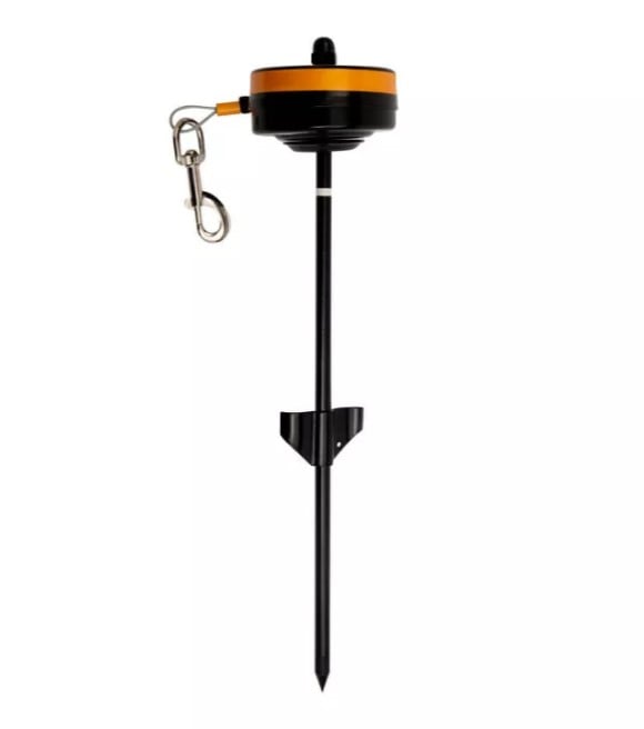 Retractable tie out hot sale reel with bracket