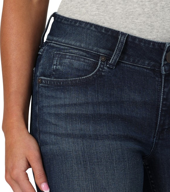 Wrangler, Ladies Essential Mid-Rise Straight Leg Jean in Tiffany ...