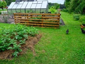 A well-deisigned, small homestead with a garden.