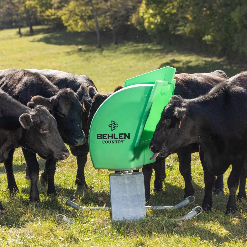 Behlen, Green Pasture Max Mineral Feeder
