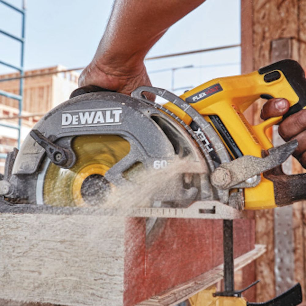 DeWalt, Flexvolt 60V Max 7 1/4in Cordless Worm Drive Saw with 9.0AH Battery Kit