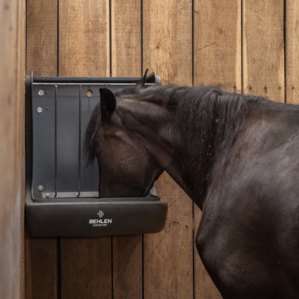 Behlen, Poly Pro Wall Feeder