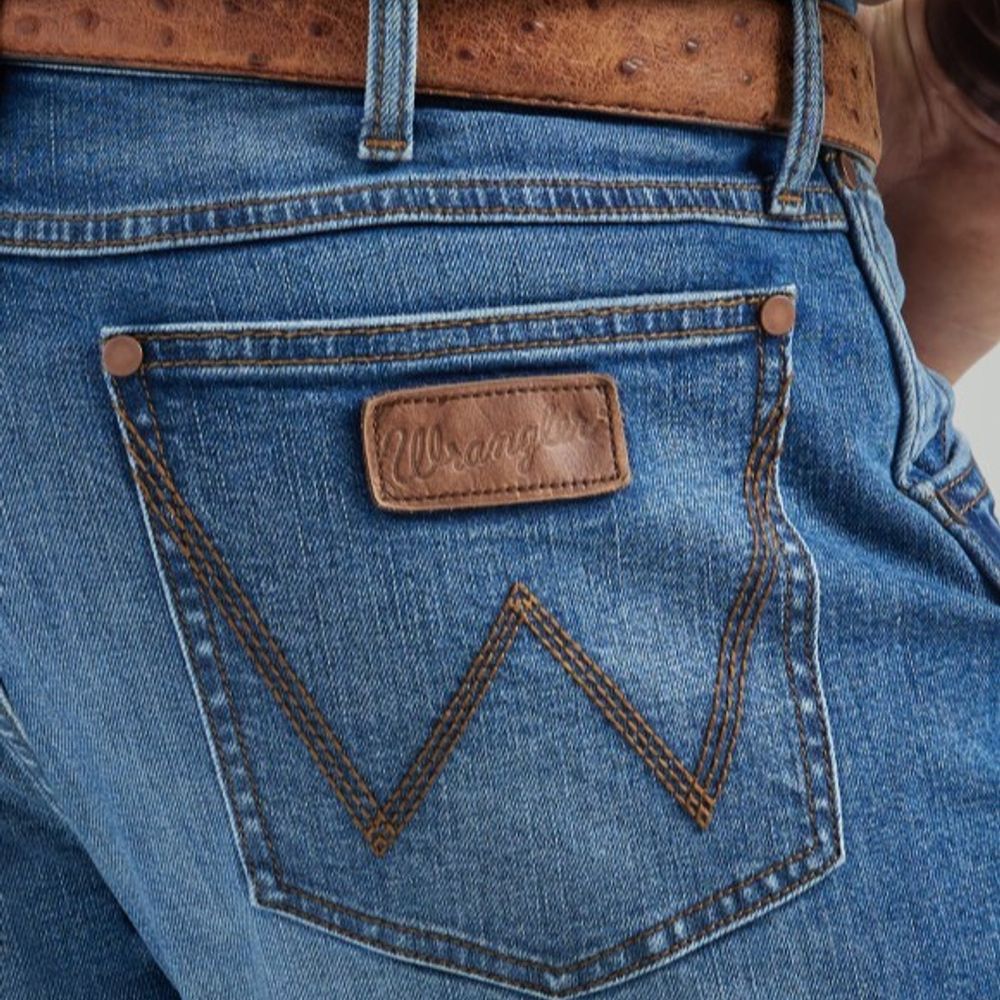 Wrangler, Men's Retro Slim Fit Bootcut 77MWZ Jean, 112325733