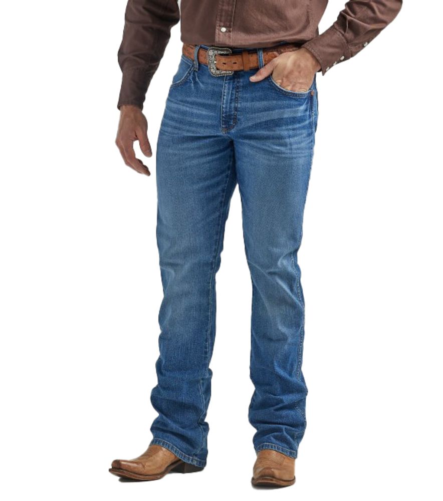 Wrangler, Men's Retro Slim Fit Bootcut 77MWZ Jean, 112325733