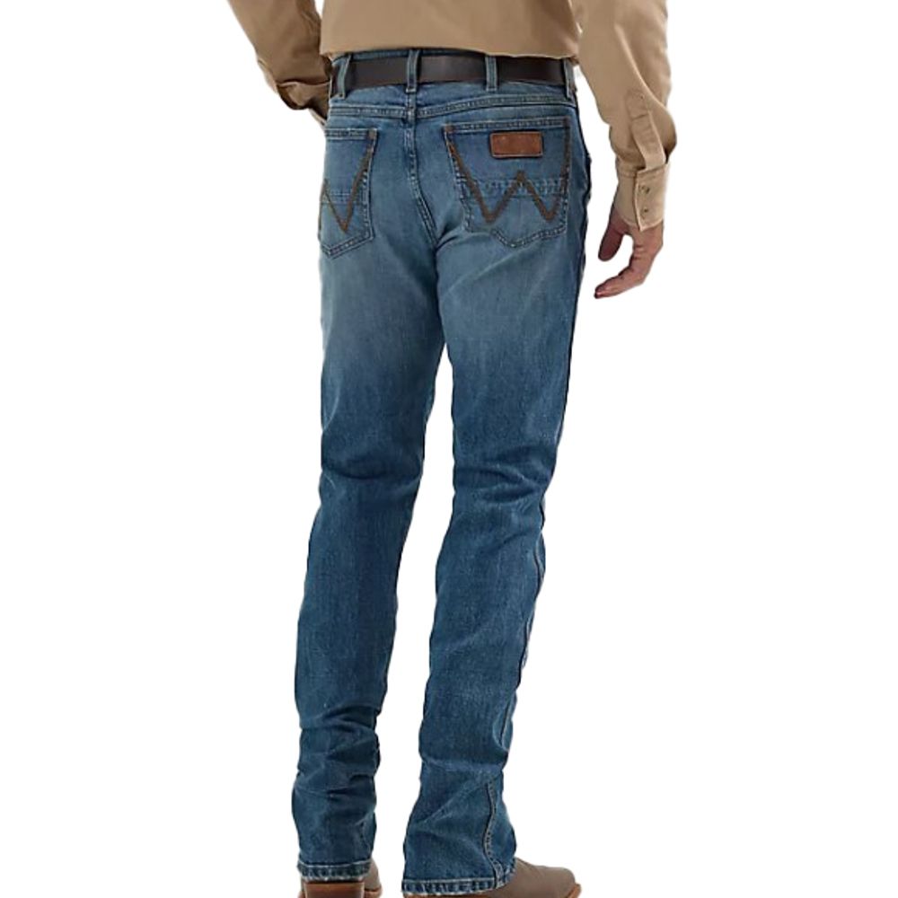 Wrangler, Men's Bryson Retro Slim Fit Bootcut Jeans, 112358238