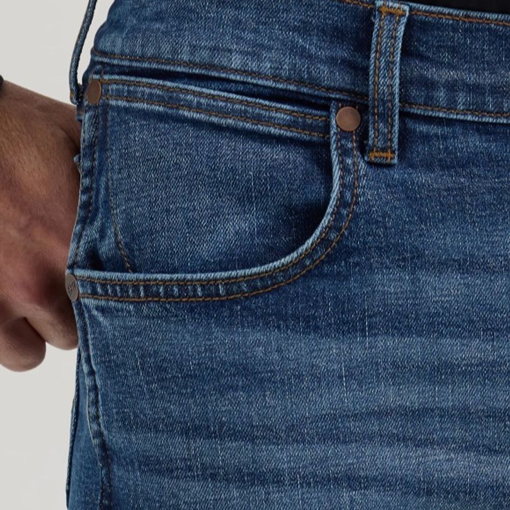 Wrangler, Men's Retro Relaxed Fit Bootcut Jean