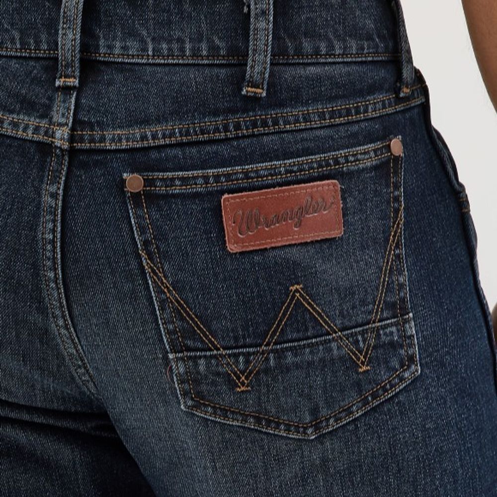 Wrangler, Men's Wrangler Retro Slim Fit Straight Leg Jean 