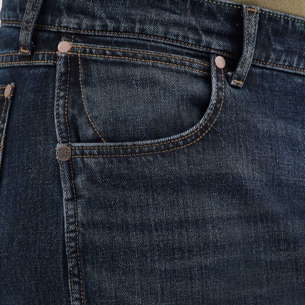 Wrangler, Men's Wrangler Retro Slim Fit Straight Leg Jean 