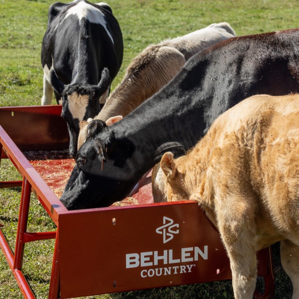 Behlen, Red Vanguard Bunk Feeder