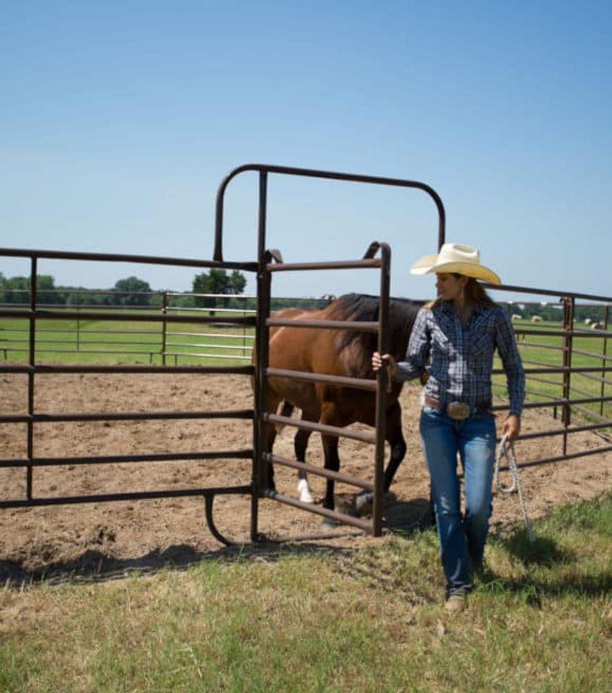 Priefert, 40' Utility Round Pen with Entrance Panel