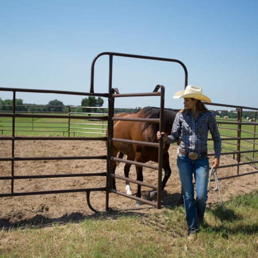 Priefert Utility Round Pen, 60 ft. with Entrance Panel
